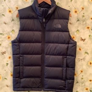 Men’s small black puffer vest